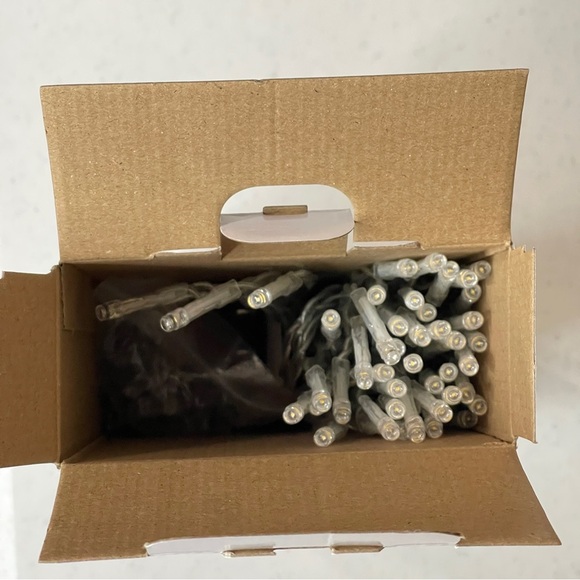 NIB ROOM‎ ESSENTIALS LED Curtain Lights - Picture 5 of 9